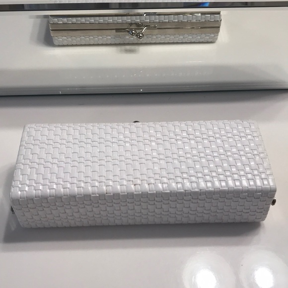 Small White Clutch - Picture 3 of 6